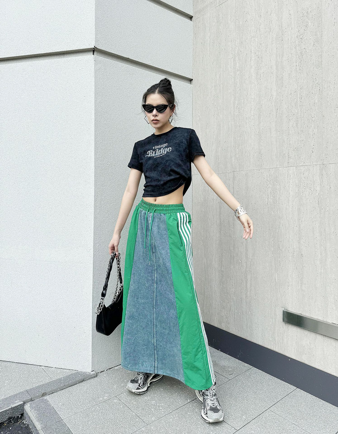 Bicolor side line flare long skirt