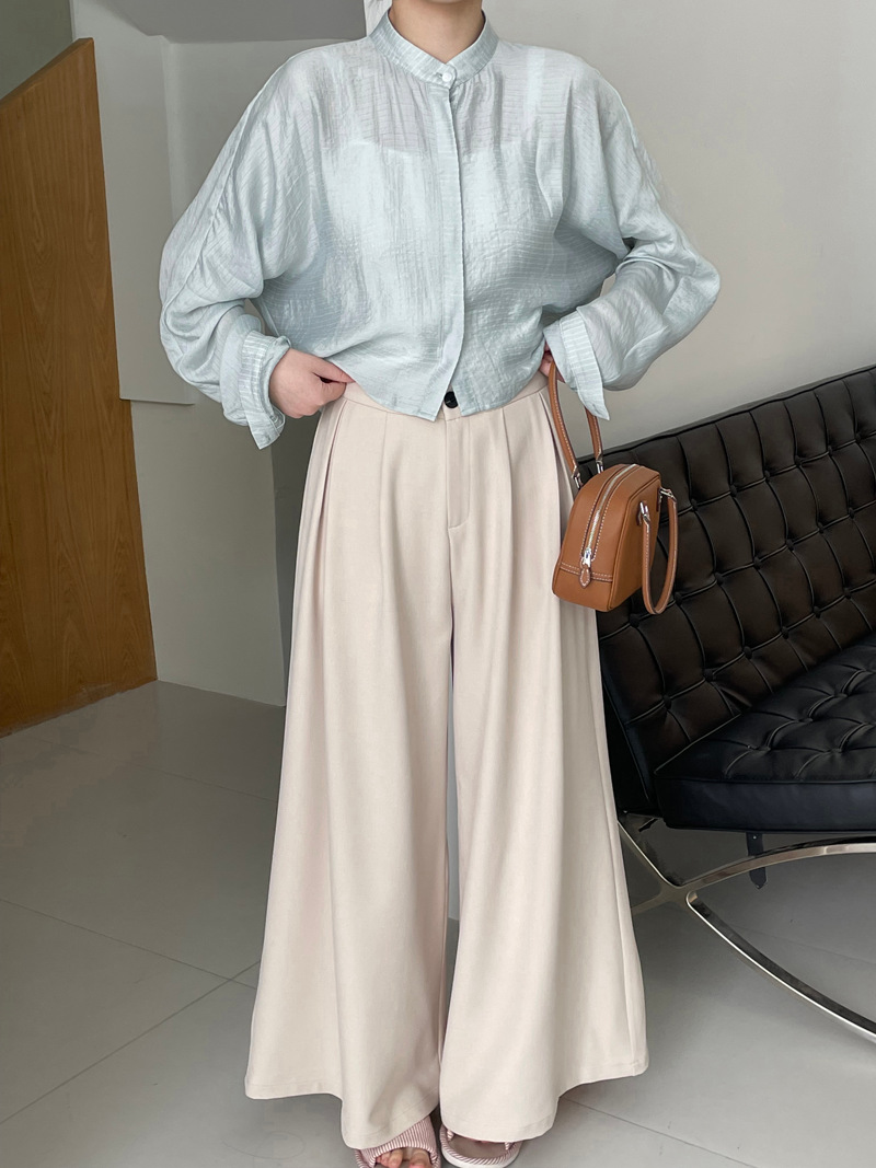 Solid color stand collar shirt