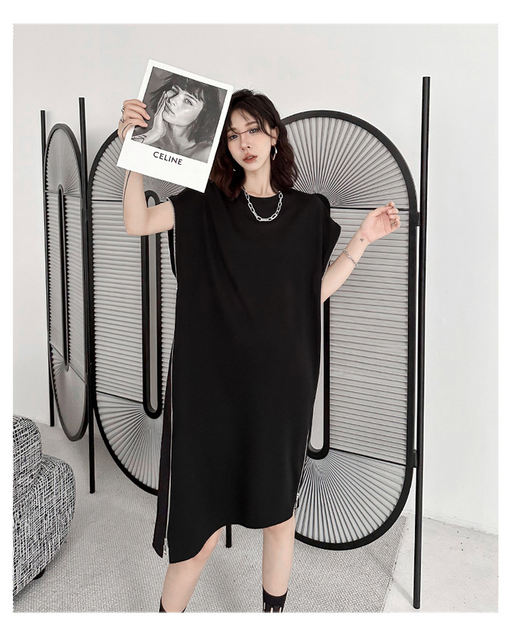 Side zip sleeveless one-piece