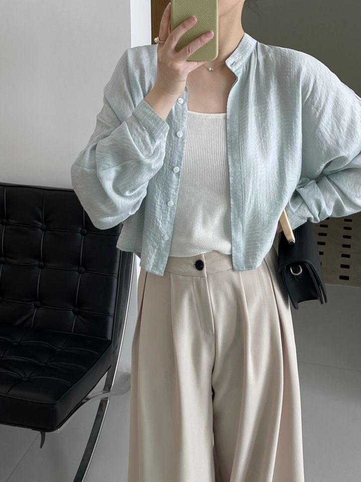 Solid color stand collar shirt