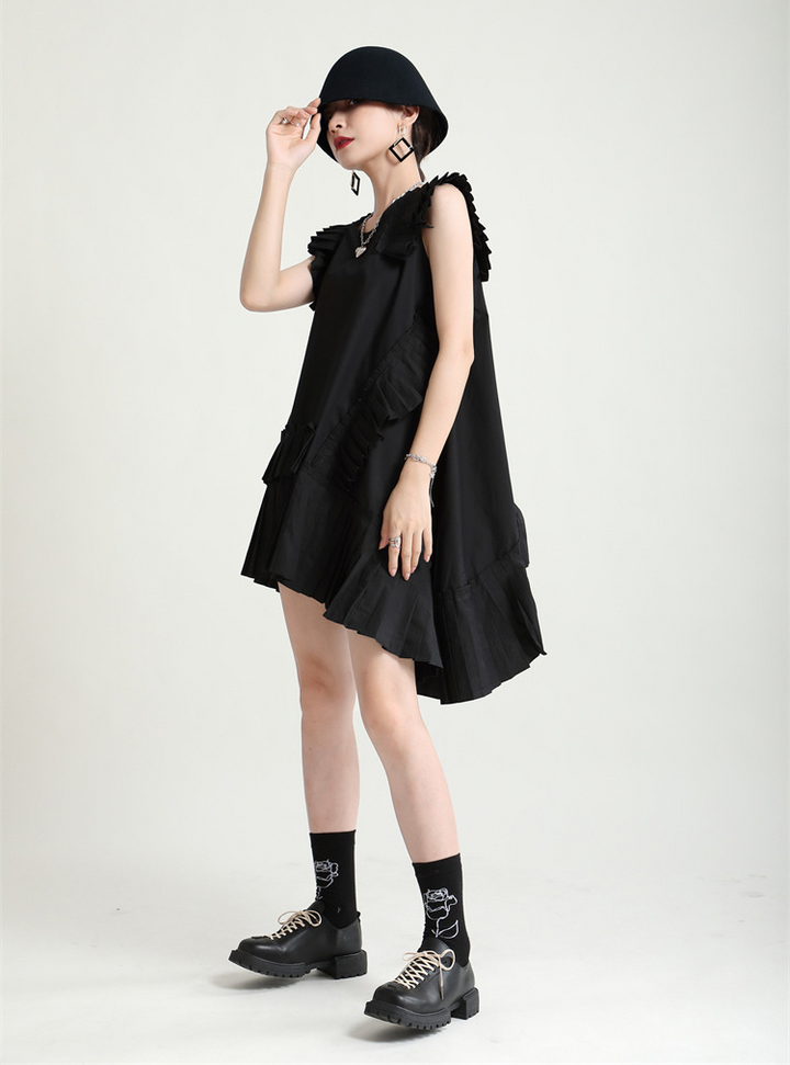 Asymmetry no sleeve pleats one piece