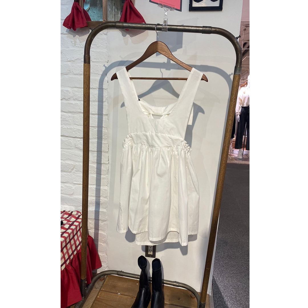 Front ribbon sleeveless onepiece ¥8,980 / ¥8,480