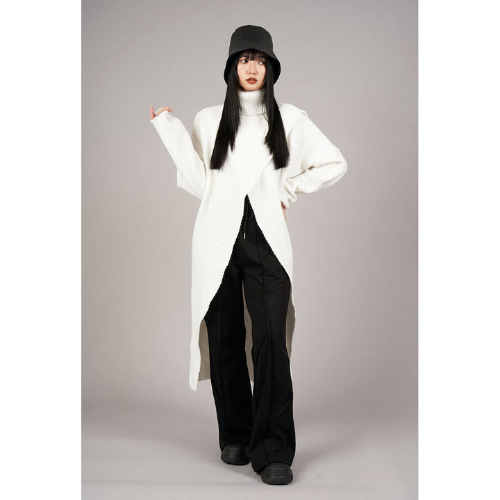 Turtleneck Slit Knit