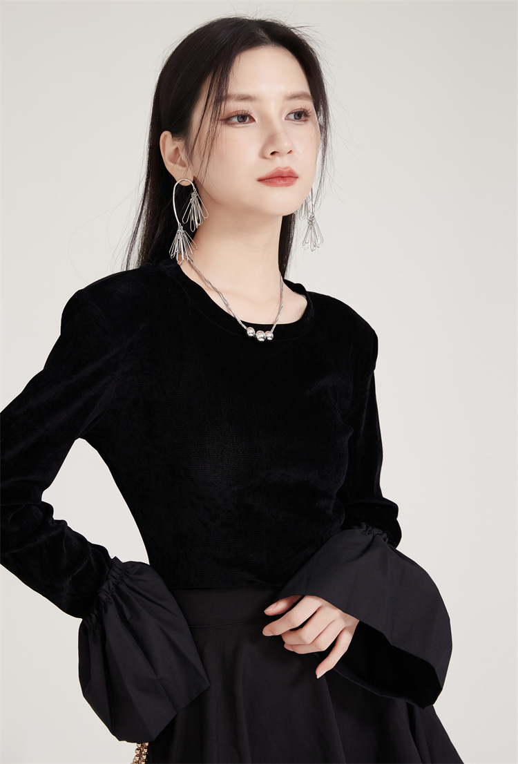 Velvet Long Flare Sleeve Pullover