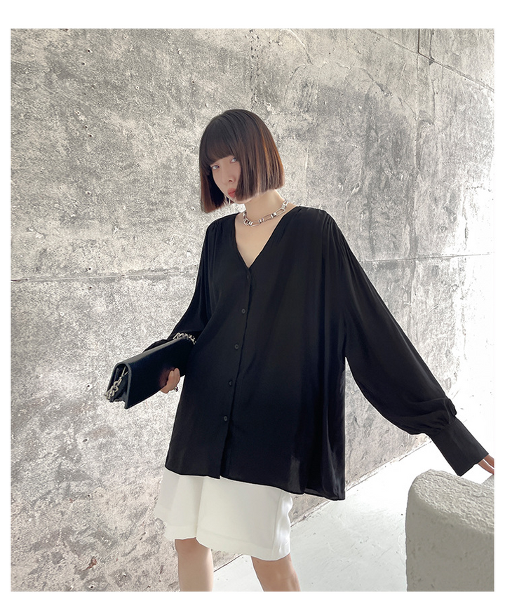 V-neck long-sleeved relax shirt