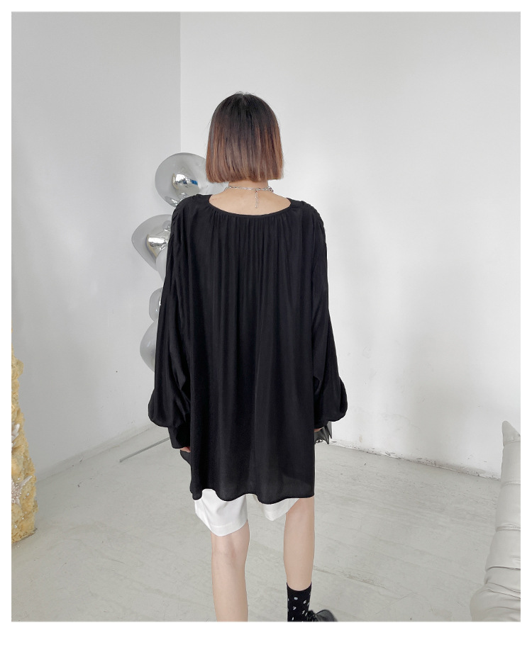 V-neck long-sleeved relax shirt