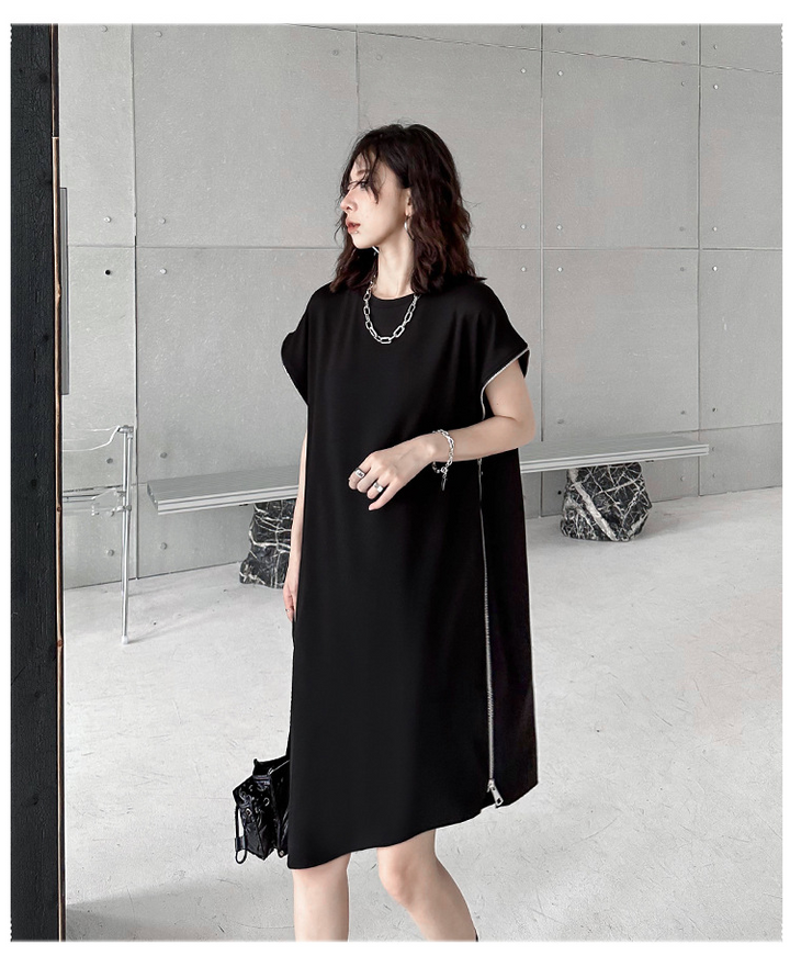 Side zip sleeveless one-piece