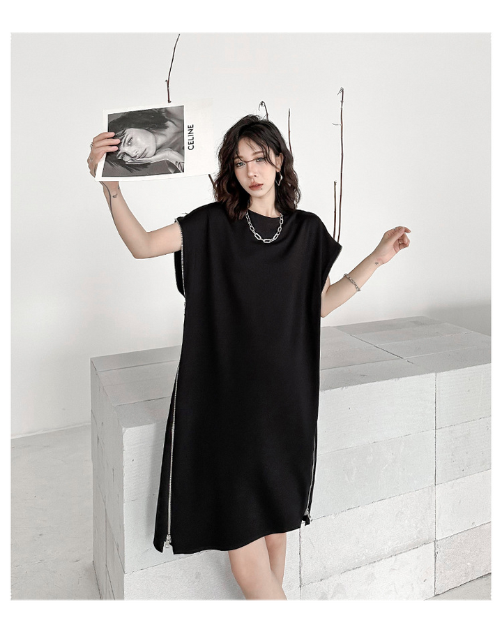 Side zip sleeveless one-piece