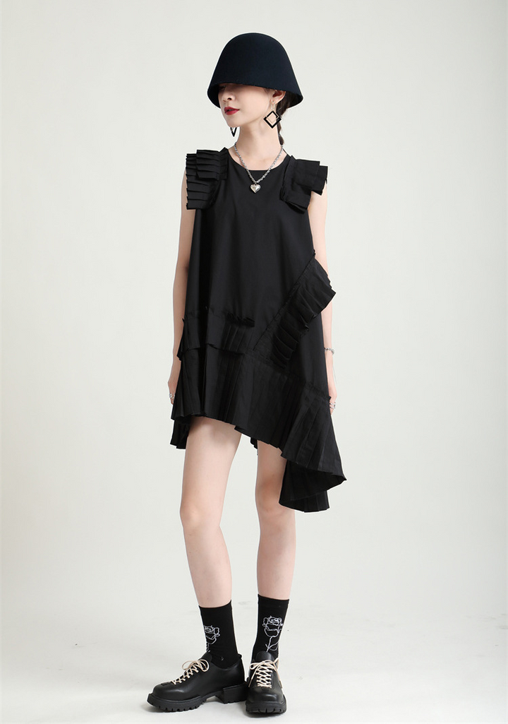 Asymmetry no sleeve pleats one piece