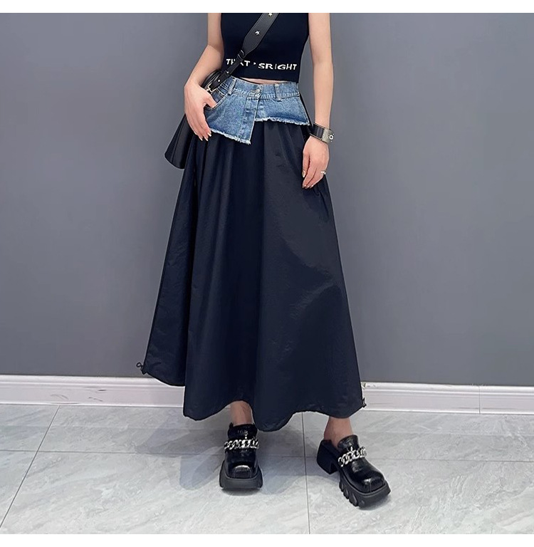 Contrast color switching denim flare skirt