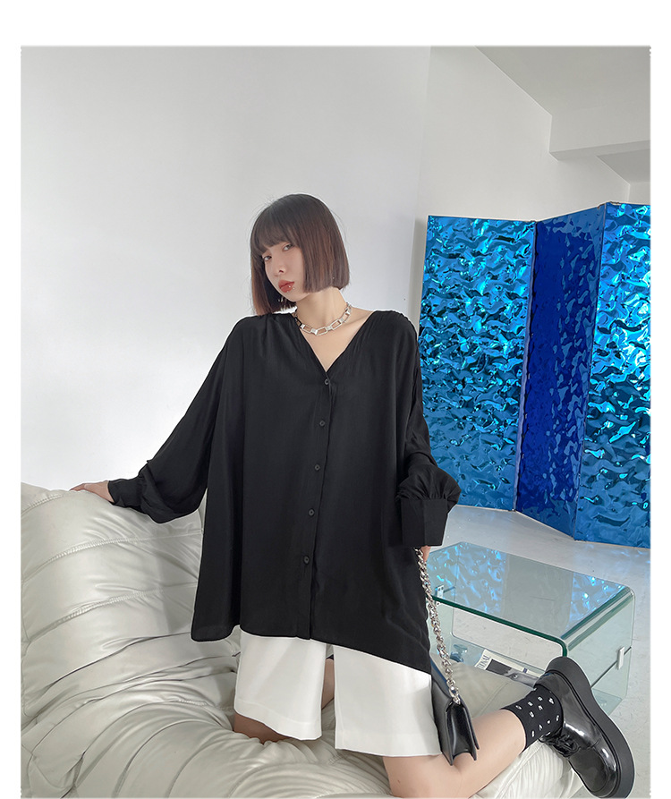 V-neck long-sleeved relax shirt