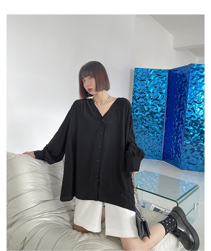 V-neck long-sleeved relax shirt