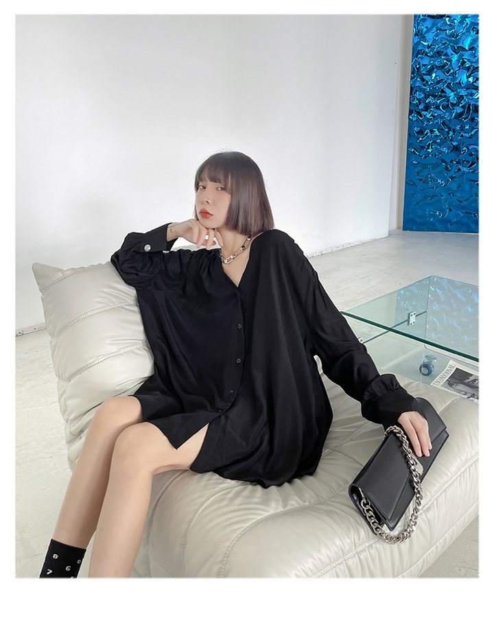 V-neck long-sleeved relax shirt