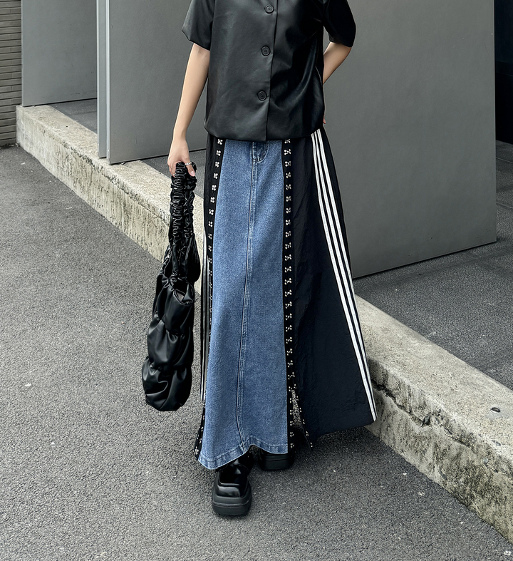 Side line hook denim A-line skirt