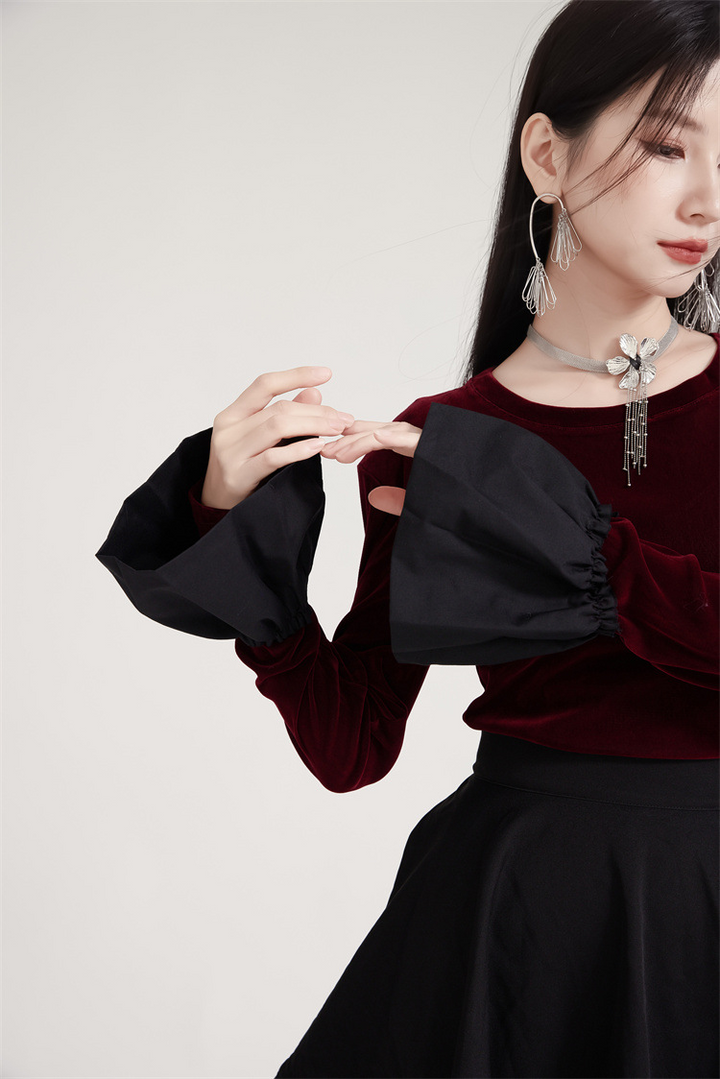 Velvet Long Flare Sleeve Pullover