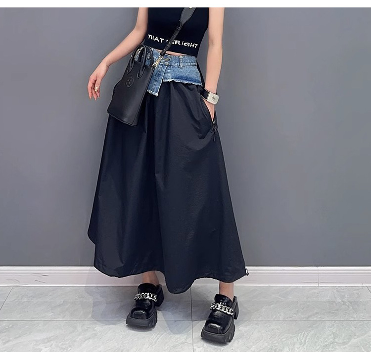 Contrast color switching denim flare skirt