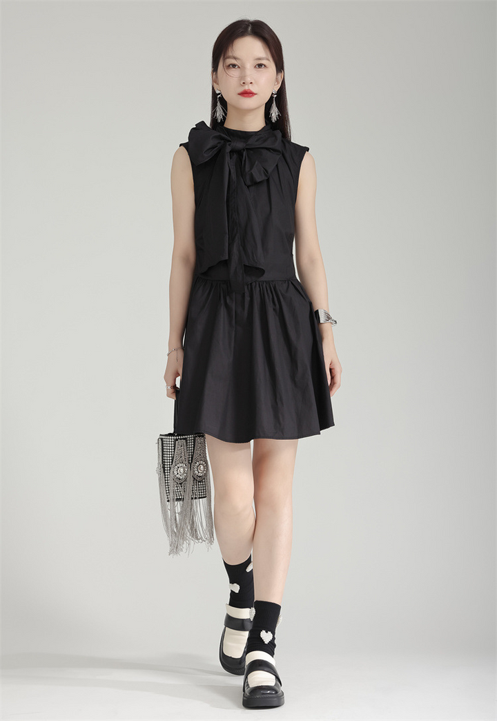 Bow tie sleeveless slim dress