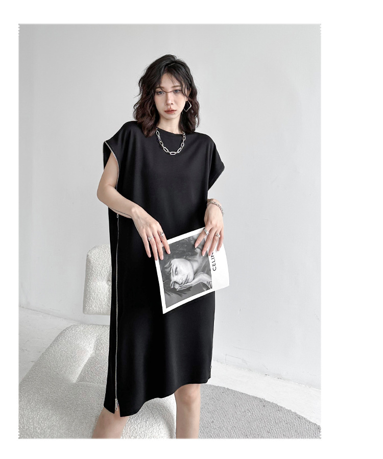 Side zip sleeveless one-piece