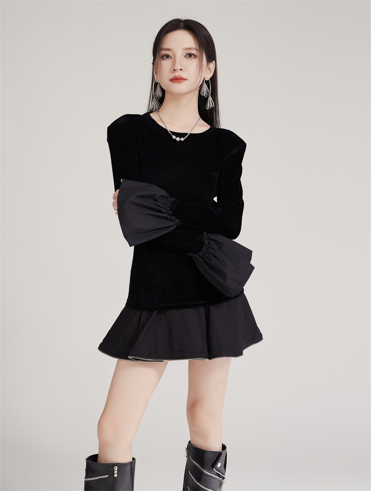 Velvet Long Flare Sleeve Pullover