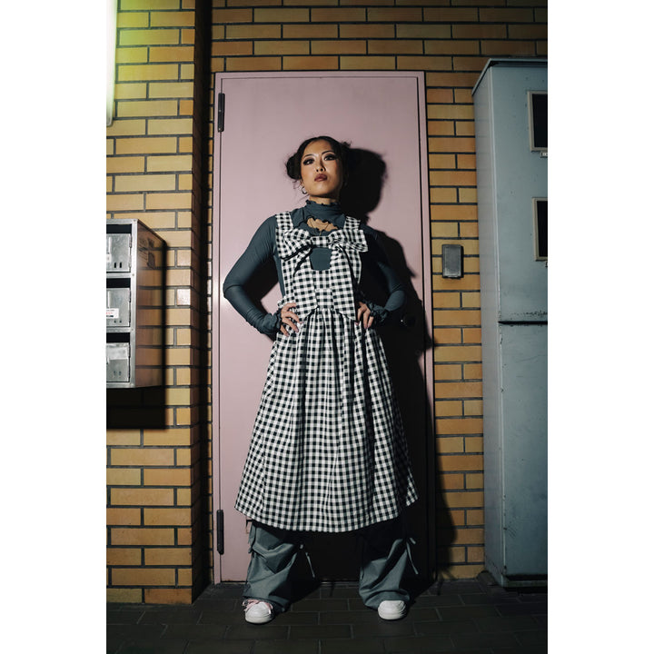 Front ribbon sleeveless onepiece (Beige Check) ¥8,980 / ¥9,480