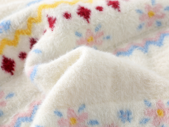 Pattern design crew neck knit cardigan