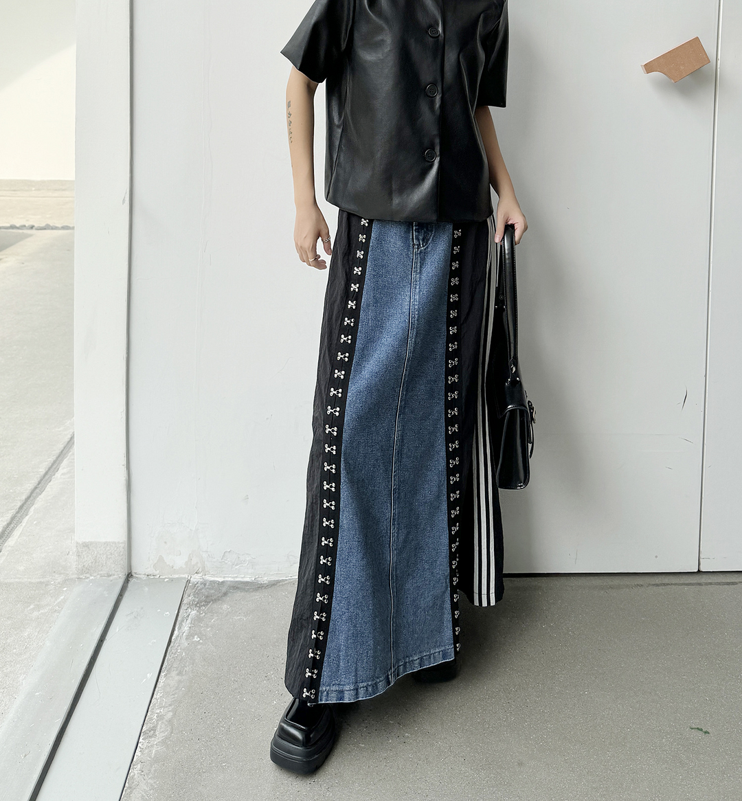 Side line hook denim A-line skirt