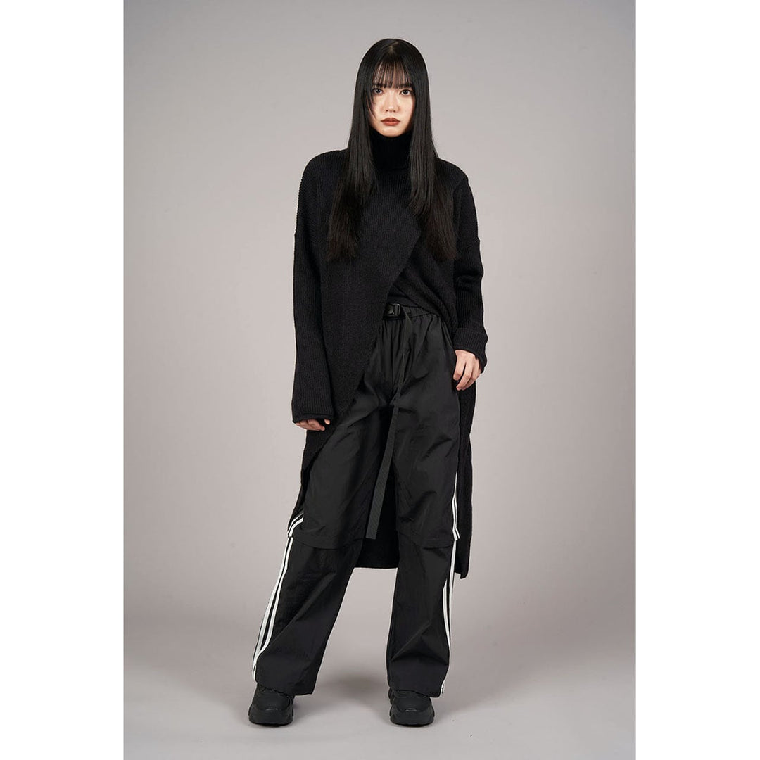 Turtleneck Slit Knit