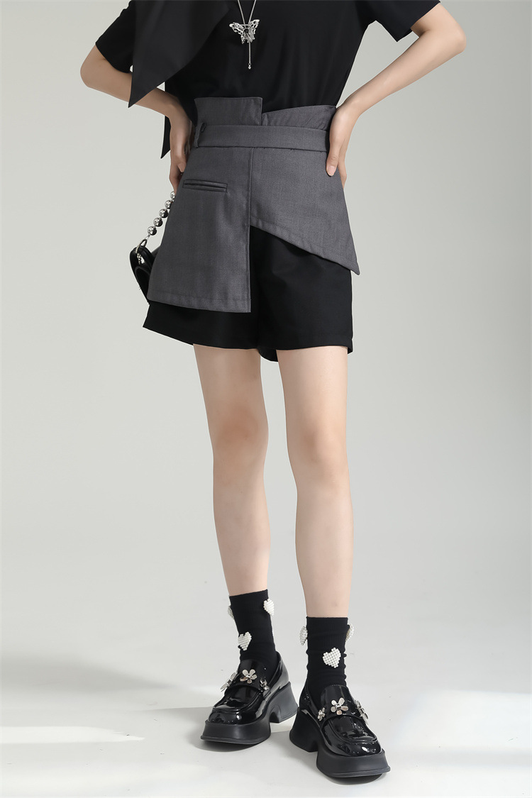 Layered Design Short Pants
