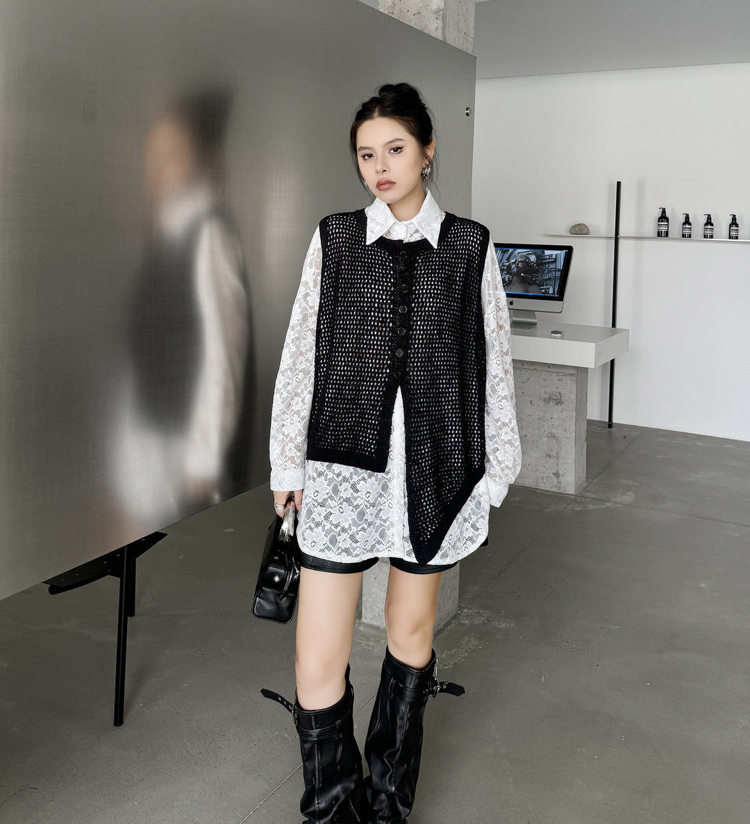 Lace shirt and sleeveless cardigan vest