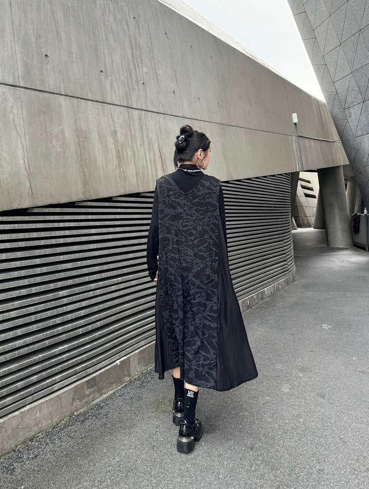 Side pleated sleeveless V neck long dress