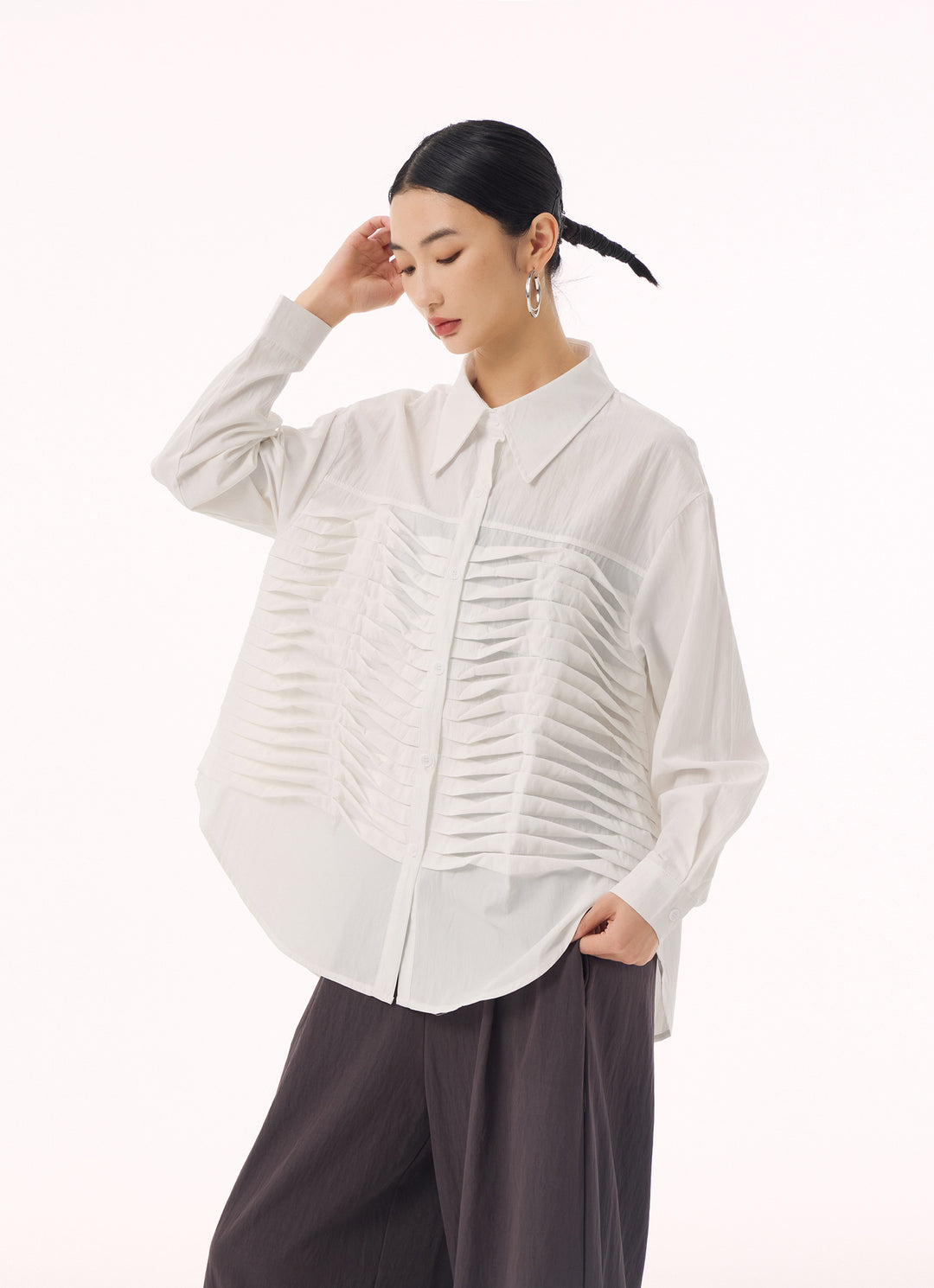 Front tuck loose shirt