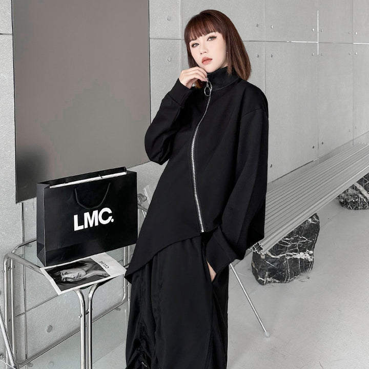 Diagonal zipper high neck t-shirt