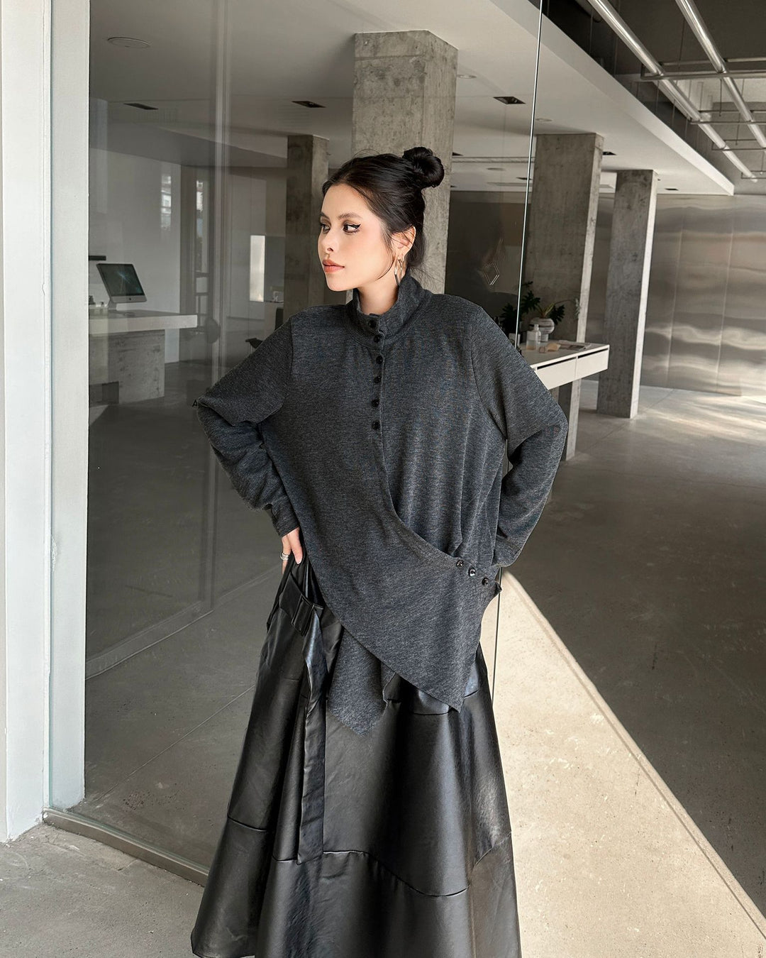 Asymmetry stand collar T-shirt