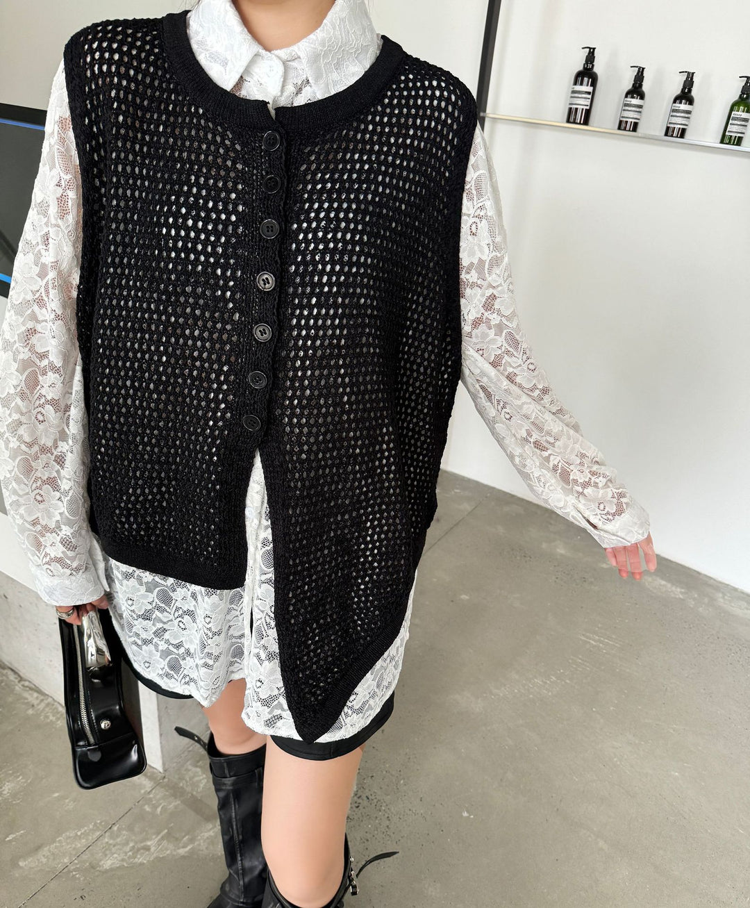 Lace shirt and sleeveless cardigan vest