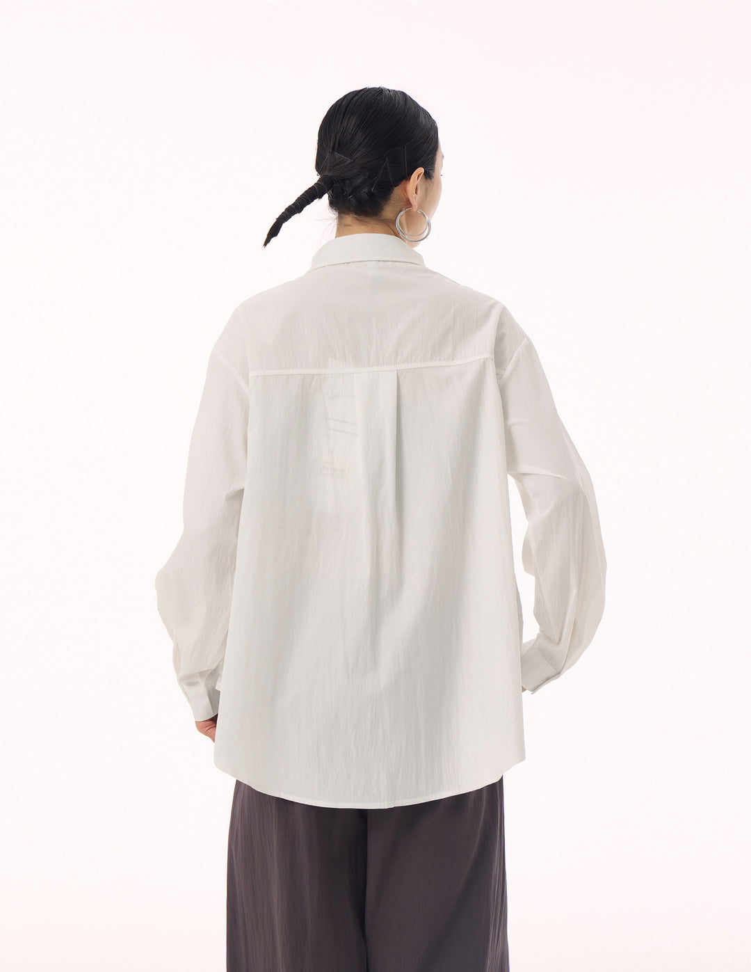 Front tuck loose shirt