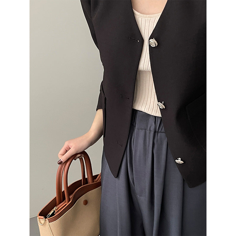 Simple collarless style jacket