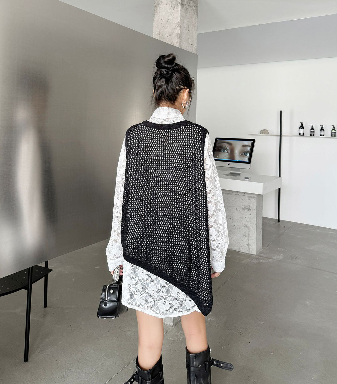 Lace shirt and sleeveless cardigan vest