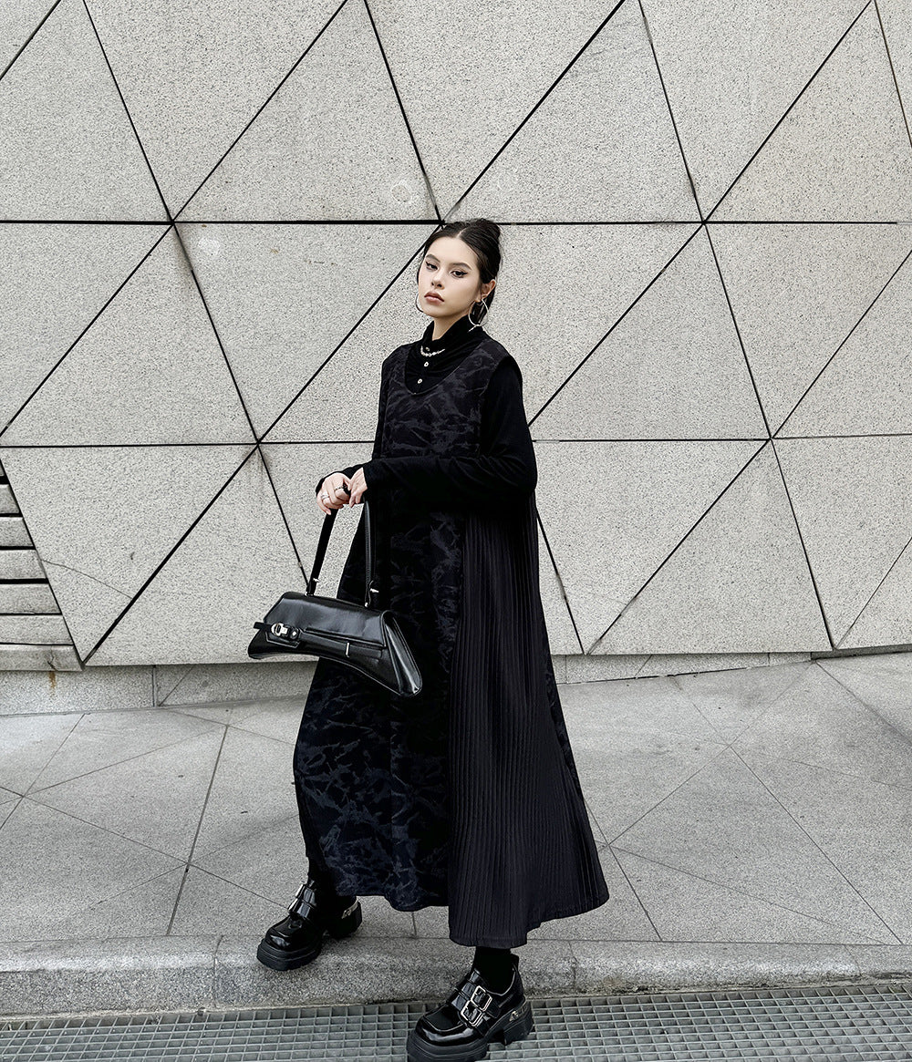 Side pleated sleeveless V neck long dress