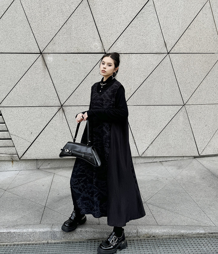 Side pleated sleeveless V neck long dress