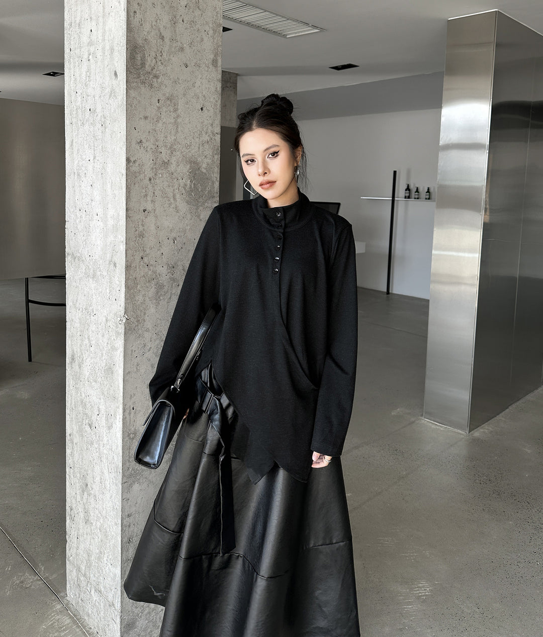 Asymmetry stand collar T-shirt