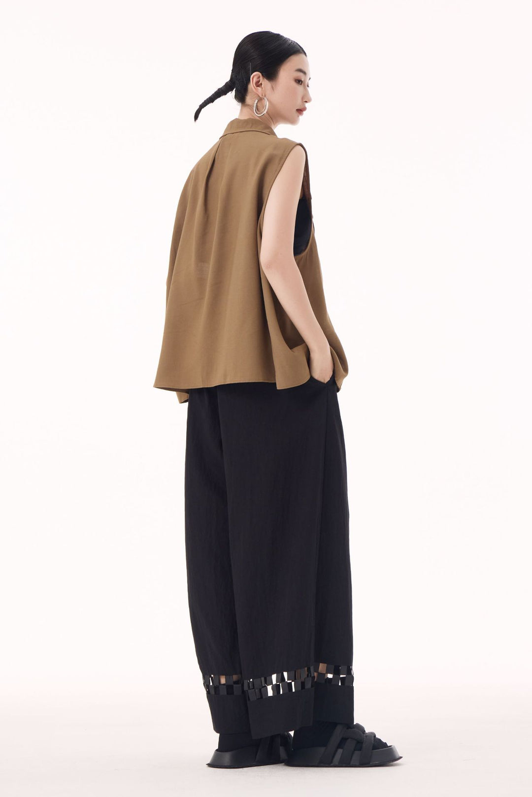 Sleeveless unique vest shirt