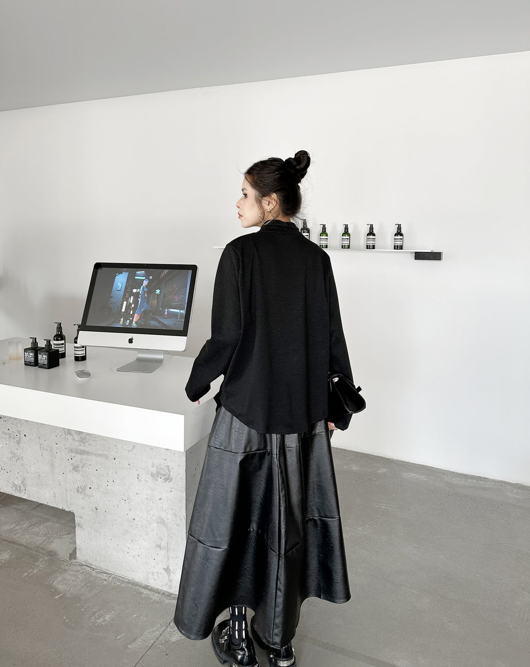 Asymmetry stand collar T-shirt