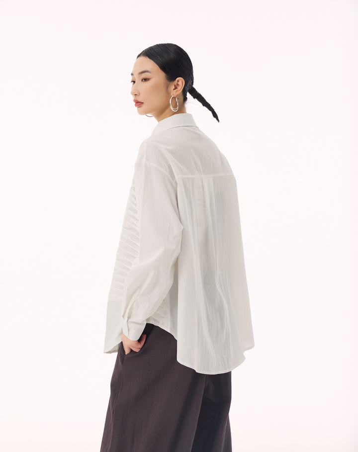 Front tuck loose shirt