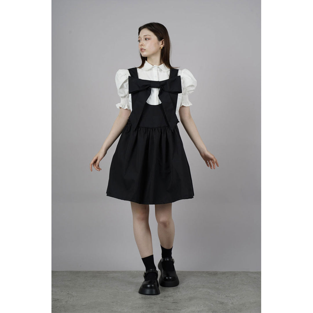 Front ribbon sleeveless onepiece ¥8,980 / ¥8,480