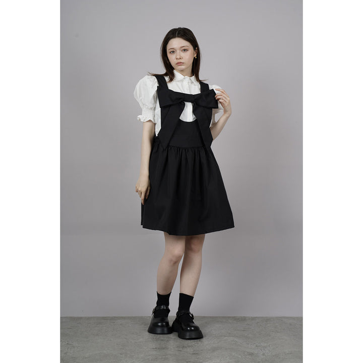 Front ribbon sleeveless onepiece ¥8,980 / ¥8,480