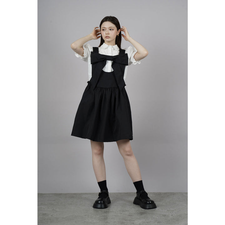 Front ribbon sleeveless onepiece ¥8,980 / ¥8,480