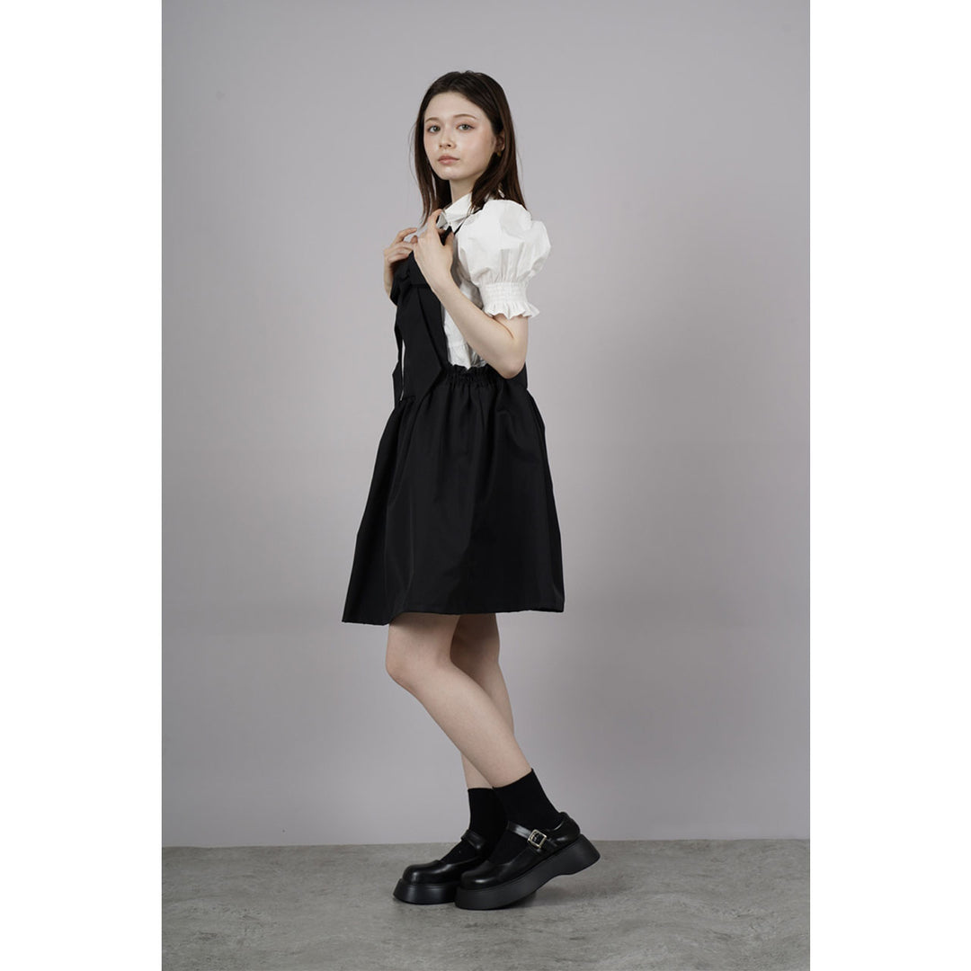 Front ribbon sleeveless onepiece ¥8,980 / ¥8,480