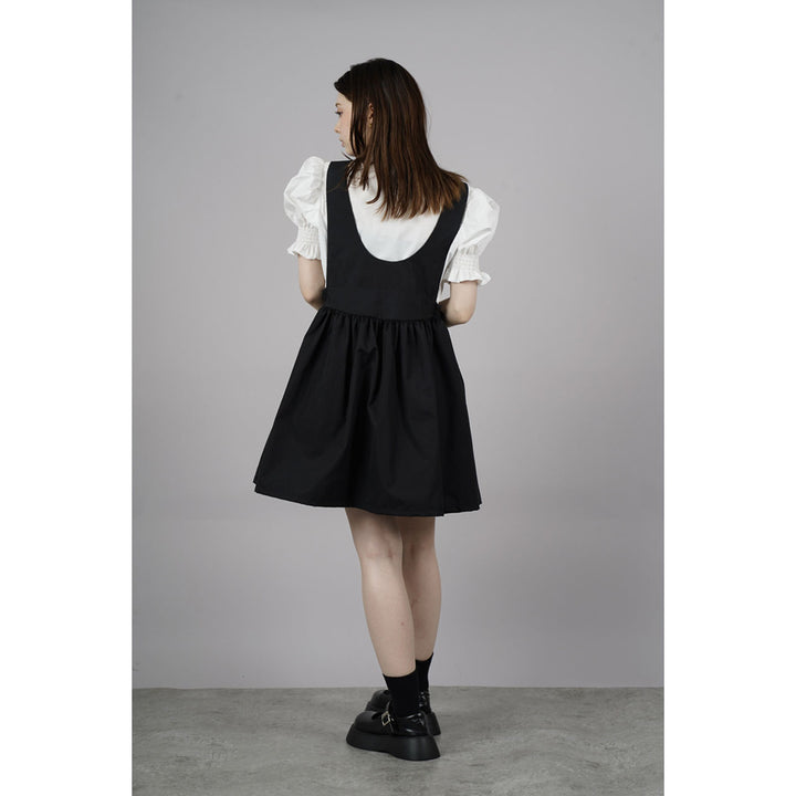 Front ribbon sleeveless onepiece ¥8,980 / ¥8,480