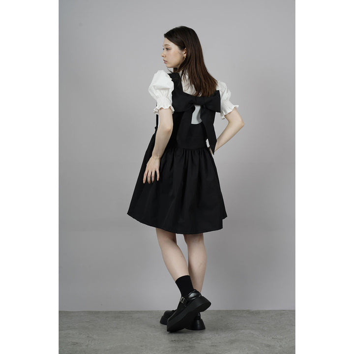 Front ribbon sleeveless onepiece ¥8,980 / ¥8,480