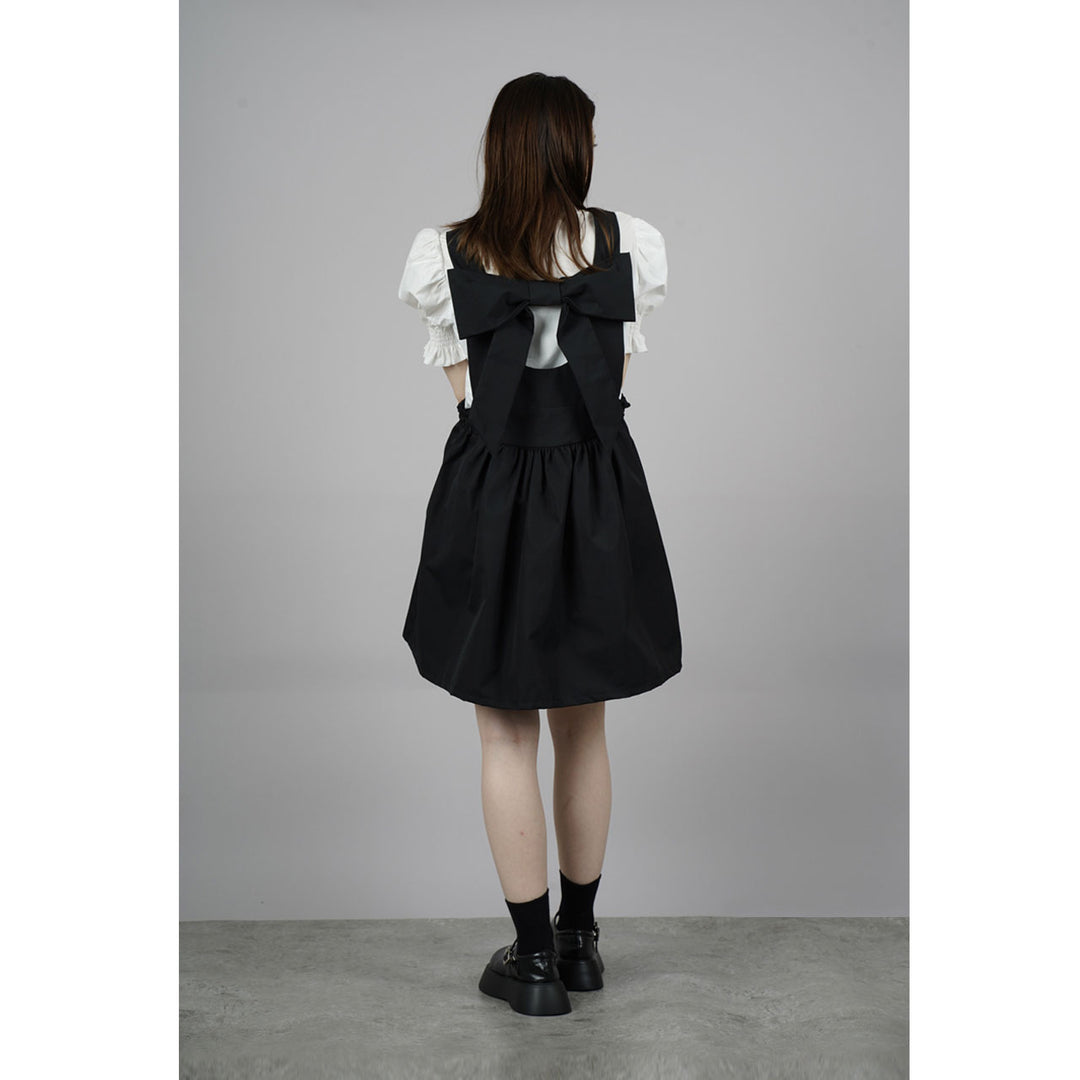 Front ribbon sleeveless onepiece ¥8,980 / ¥8,480